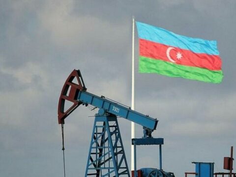 Azərbaycan nefti cüzi UCUZLAŞDI