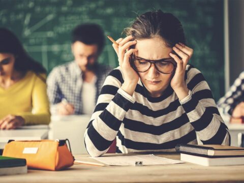 İmtahan cavablarının gec açıqlanması şagirdlərdə depressiya yaradır 