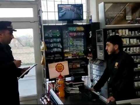 Azyaşlılara siqaret satanlar cərimələndi – FOTO