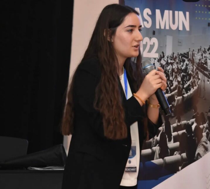 Azərbaycanlı şagird ABŞ-ın 10 universitetindən qəbul dəvəti aldı Azərbaycanlı şagird ABŞ-ın 10 universitetindən qəbul dəvəti aldı