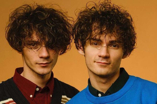 Bukmeykerlər əkizləri finalda görmürlər – FOTO/VİDEO