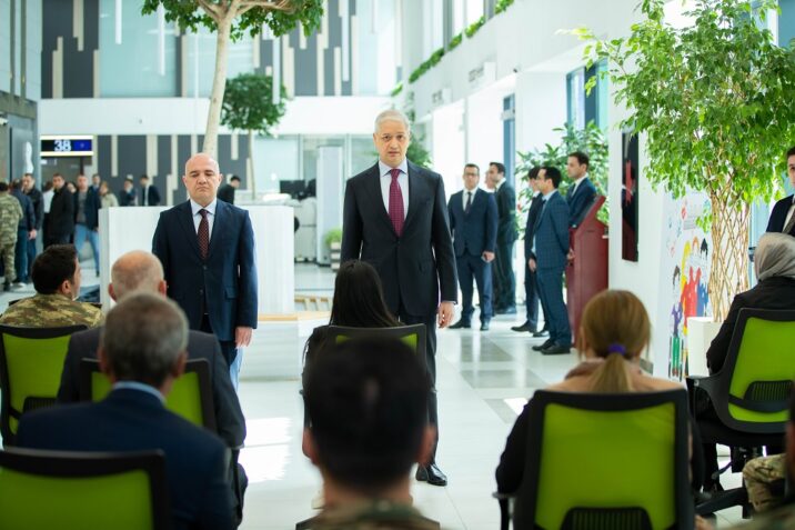 Bakı və bölgələrdə şəhid ailələri və müharibə ilə əlaqədar əlilliyi olanlara 50 mənzil və fərdi ev verildi