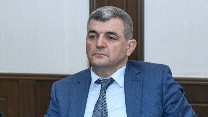Fazil Mustafa EVƏ BURAXILDI