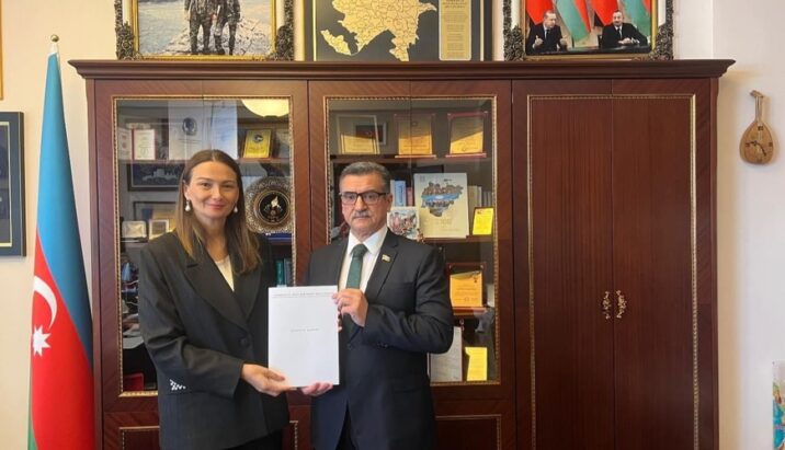 Qənirə Paşayeva Novruz Aslanı 60 illik yubileyi münasibəti ilə təbrik edib