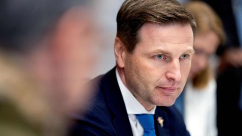 Ukraynaya artilleriya mərmiləri göndərilir 