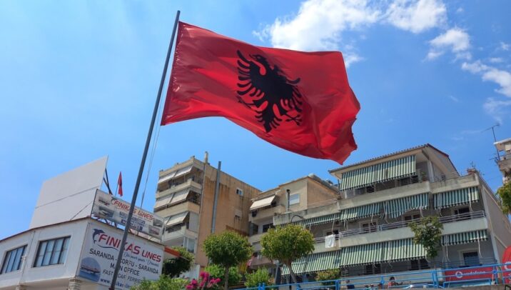 Bu ölkə ruslar üçün vizasız rejimi ləğv etdi