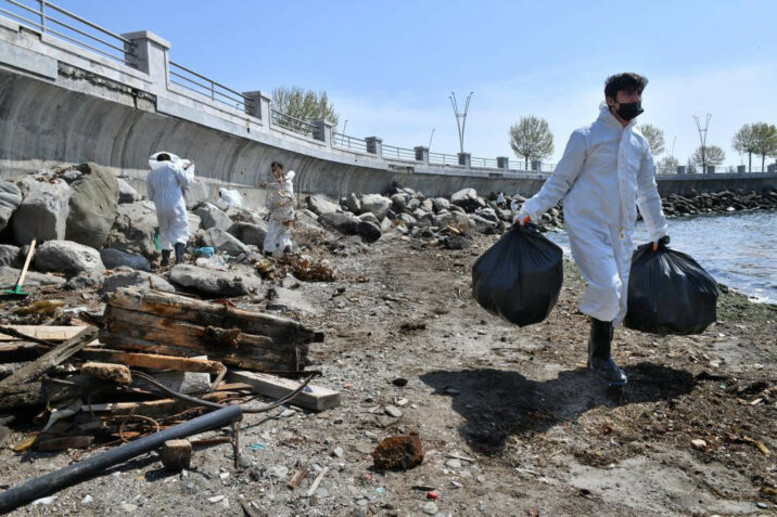 Xəzərin sahilində 10 ton tullantı təmizlənərək utilizasiya olunacaq