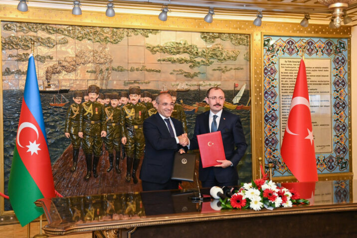 Azərbaycanla Türkiyə arasında protokol imzalandı Azərbaycanla Türkiyə arasında protokol imzalandı