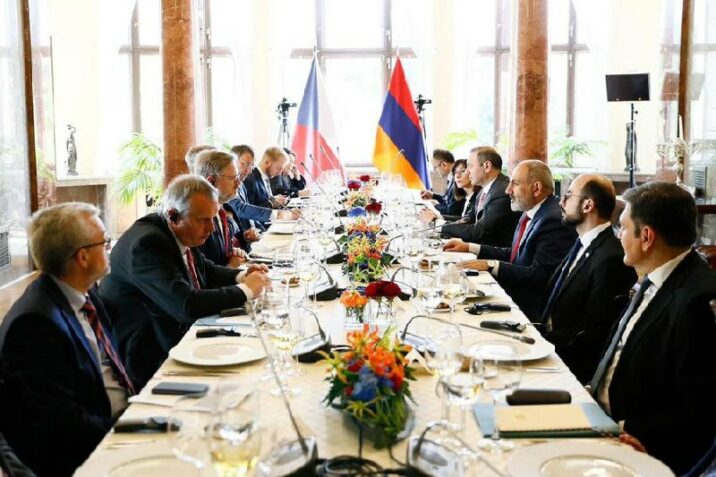 Ermənistan və Çexiya əməkdaşlığı dərinləşdirir