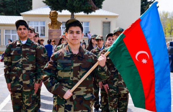 Kollec tələbələrinə əsgərlikdən möhlət hüququ VERİLƏ BİLƏR