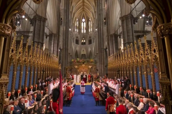 Milli Məclisin sədri Kral III Çarlzın tacqoyma mərasimində iştirak edib