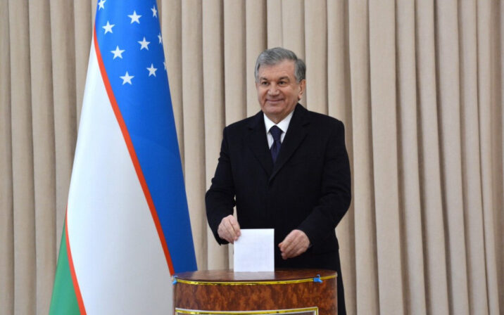 Özbəkistan növbədənkənar prezident seçkilərinə gedir Özbəkistan növbədənkənar prezident seçkilərinə gedir