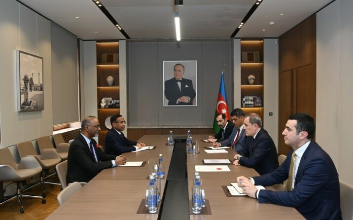 Ceyhun Bayramov Hindistanın Azərbaycana yeni təyin olunan səfiri ilə görüşüb Ceyhun Bayramov Hindistanın Azərbaycana yeni təyin olunan səfiri ilə görüşüb