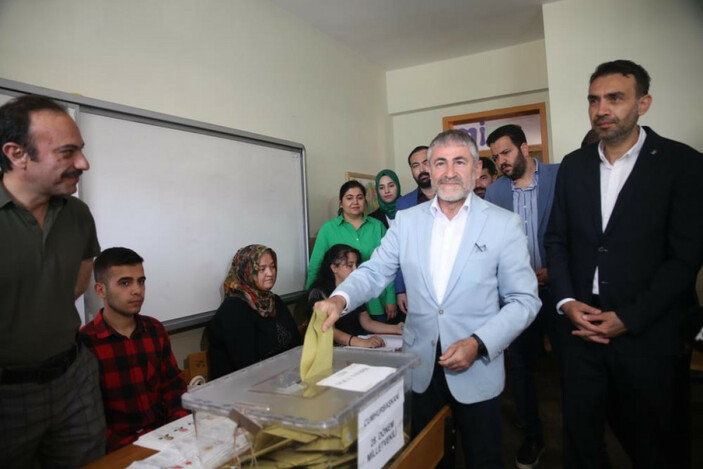 Vətəndaşlar səsvermədə fəallıq göstərirlər – Türkiyəli nazir