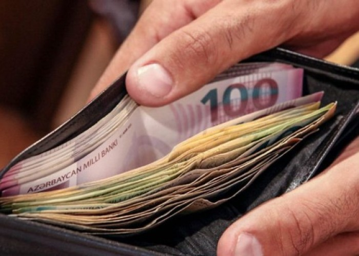 Bakıda orta aylıq əməkhaqqı 1 100 manata yaxınlaşır
