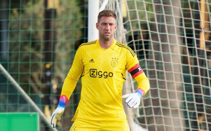 “Ayaks”ın qapıçısı 40 yaşında karyerasını bitirir