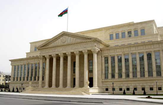 Ali Məhkəmə Plenumunun iclası keçirilib, Elmi-Məsləhət Şurasının yeni tərkibi müəyyənləşib