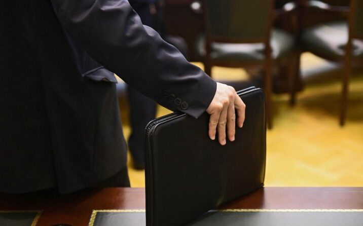 Azərbaycanda nazir və müavini işdən ÇIXARILDI