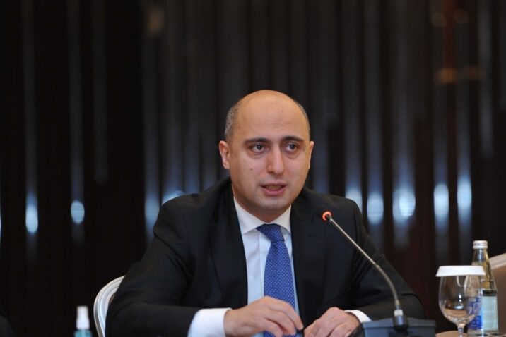 Azərbaycanda təhsildən yayınma halları var