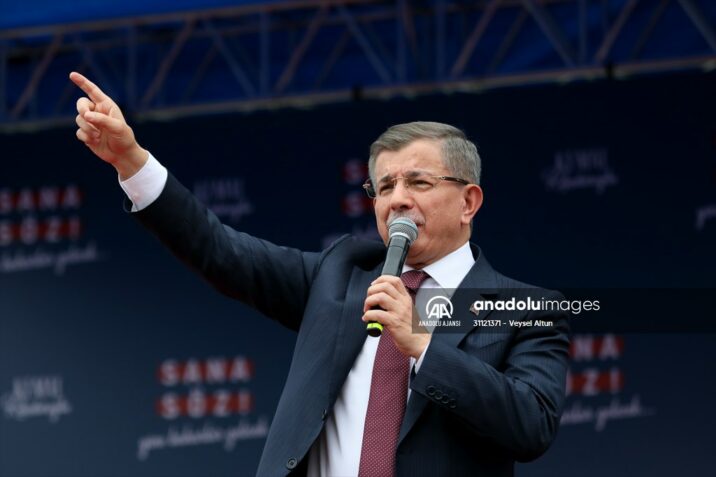 Davutoğlunun partiyasından 11 istefa – Müavinləri, müşavirləri…