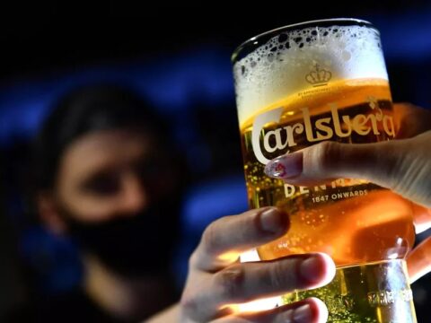 Kimə heç bir halda pivə içmək olmaz və nəyə görə?