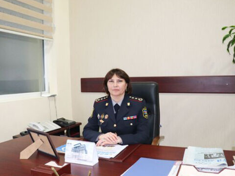 Vilayət Eyvazov polkovnik xanımı təqaüdə göndərdi