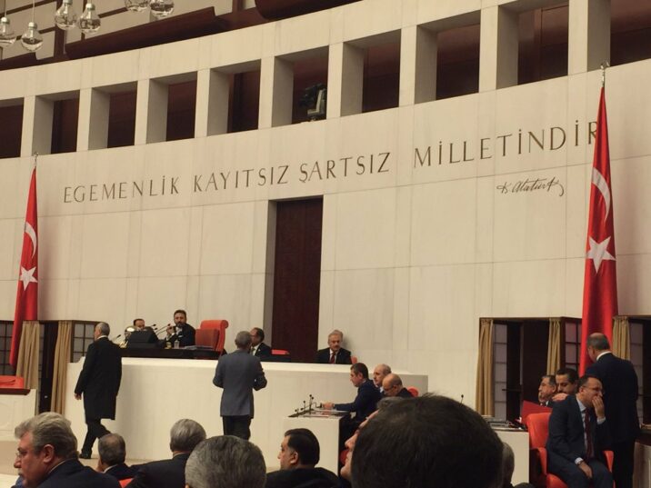 Türkiyə parlamenti sabah andiçmə ilə işə başlayır Türkiyə parlamenti sabah andiçmə ilə işə başlayır