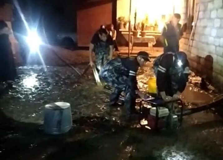 Şəmkirdə evləri su basdı – VİDEO Şəmkirdə evləri su basdı – VİDEO