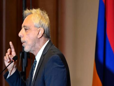 Oskanyan Paşinyanı andiçməyə görə tənqid etdi