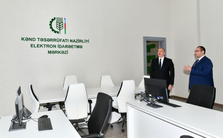 Prezident İlham Əliyev Kənd Təsərrüfatı Nazirliyinin Bakıda yeni inzibati binasının açılışında iştirak edib Prezident İlham Əliyev Kənd Təsərrüfatı Nazirliyinin Bakıda yeni inzibati binasının açılışında iştirak edib
