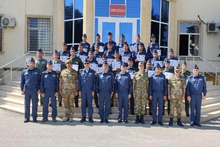 HHQ-nin “Zabit ixtisas kursu”nun ilk buraxılışı