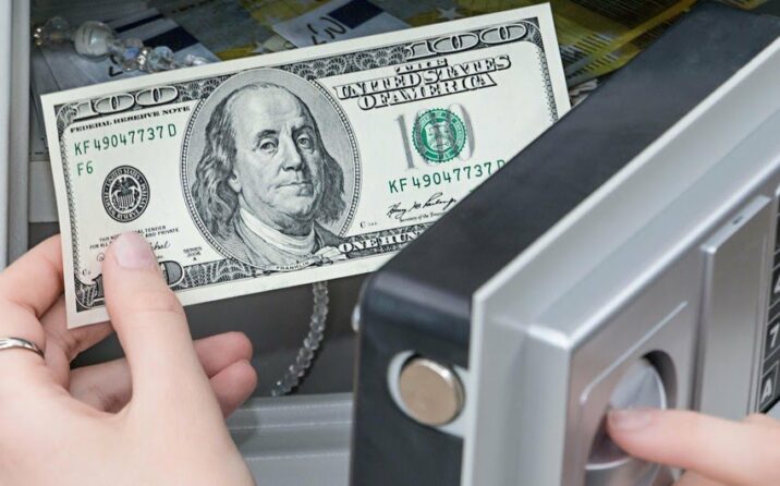 ABŞ-ın dövlət borcu 32 trilyon dolları ötdü ABŞ-ın dövlət borcu 32 trilyon dolları ötdü