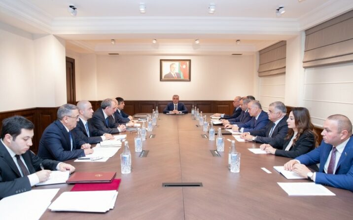 Samir Nuriyev komissiyanın iclasını keçirdi