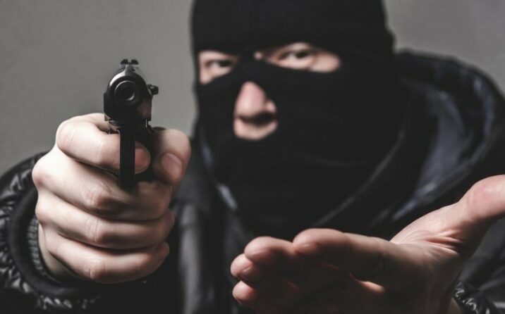 Astanada banka hücum edən şəxslə danışıqları daxili işlər naziri aparıb