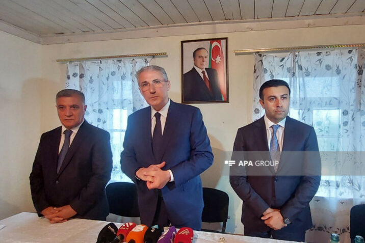 Komissiya üzvləri Söyüdlü sakinləri ilə görüşdülər