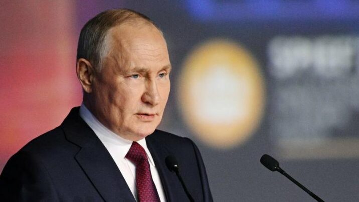 Putin hərbi xidmətlə bağlı qanunu təsdiqlədi