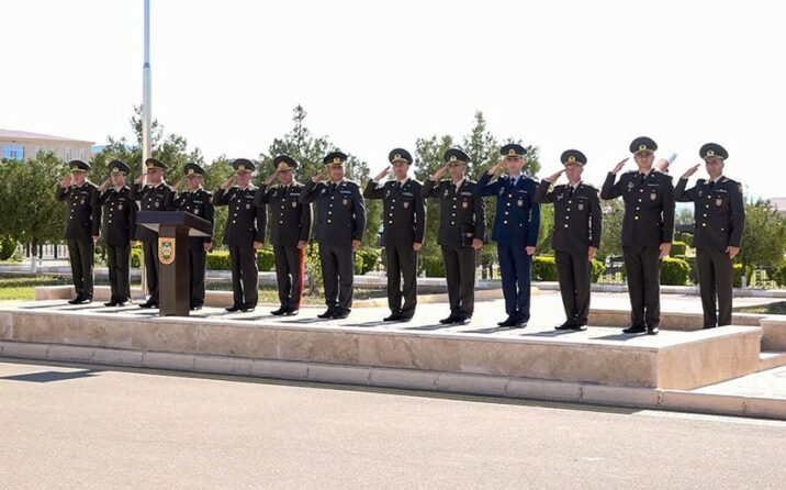 Naxçıvanda hərbçilər təltif edildi 