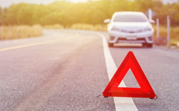 "Kia" yol ayrıcına çırpıldı – Ölü və yaralılar var 