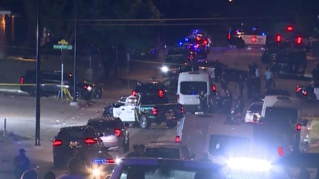 Texasda atışma: 3 ölü, 8 yaralı Texasda atışma: 3 ölü, 8 yaralı