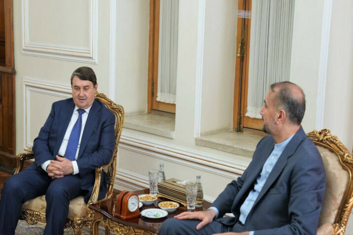 İran XİN rəhbəri Putinin köməkçisi ilə Rəşt-Astara dəmir yolu layihəsini müzakirə edib