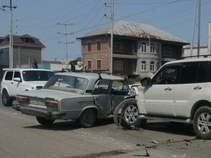 Lənkəranda iki maşın toqquşdu – Xəsarət alanlar var