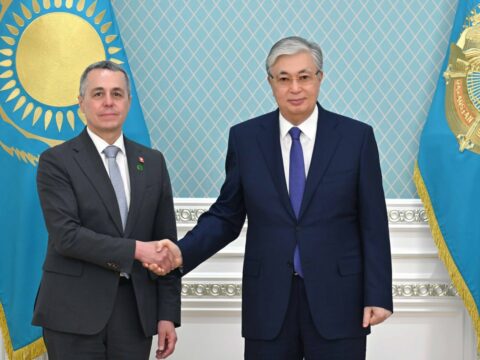 Tokayev İsveçrə XİN başçısı ilə iqtisadi layihələri müzakirə etdi