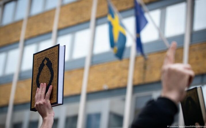 İsveçdə üç nəfər müqəddəs dini kitabları yandırmaq istəyir