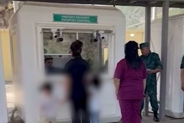 Qarabağın erməni sakinləri Laçındakı sərhəd-buraxılış məntəqəsindən sərbəst keçirlər