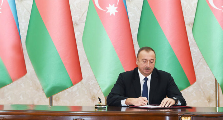 Prezident bu şəxslərə diplomatik rütbə verdi