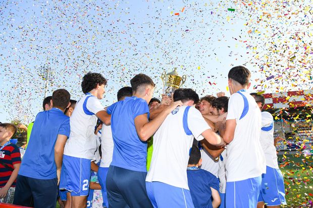 “Qarabağ” və “Neftçi” niyə geri qalırlar? “Qarabağ” və “Neftçi” niyə geri qalırlar?