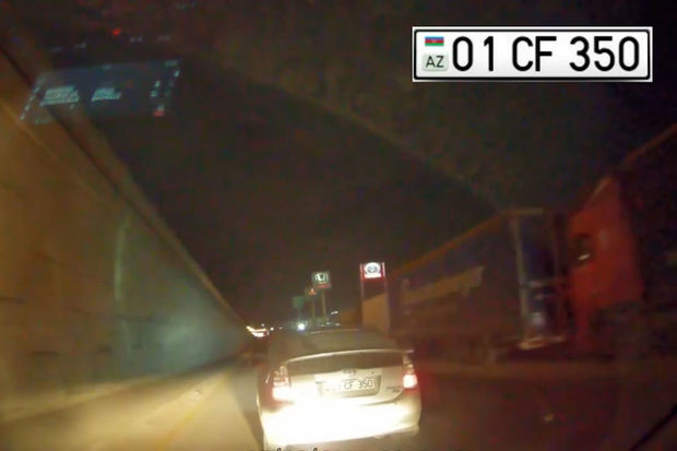 Üç dəqiqə ərzində iki dəfə qayda pozan “Prius” sürücüsü cəzalandırıldı