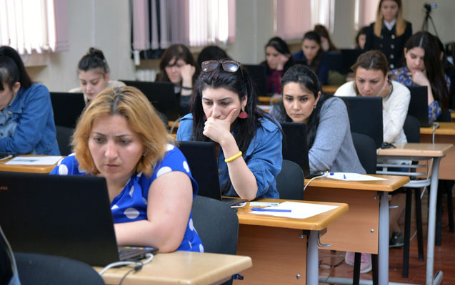 Direktor olmaq istəyənlər imtahan verdi