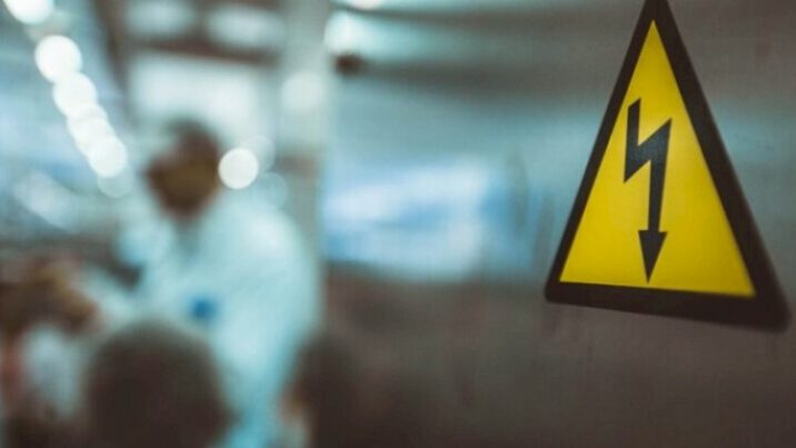 Azyaşlını “tok” vurub öldürdü