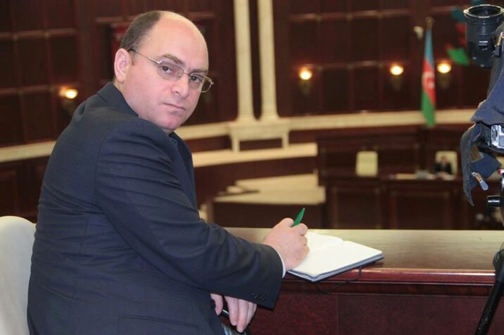 Sözünüzün və özünüzün yerini bilin!